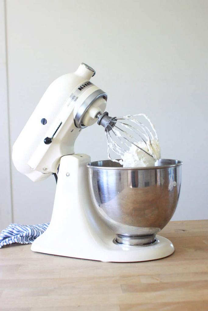 Gezocht (defecte) kitchenaid mixer., 4 liter of meer, Ophalen of Verzenden, 3 snelheden of meer
