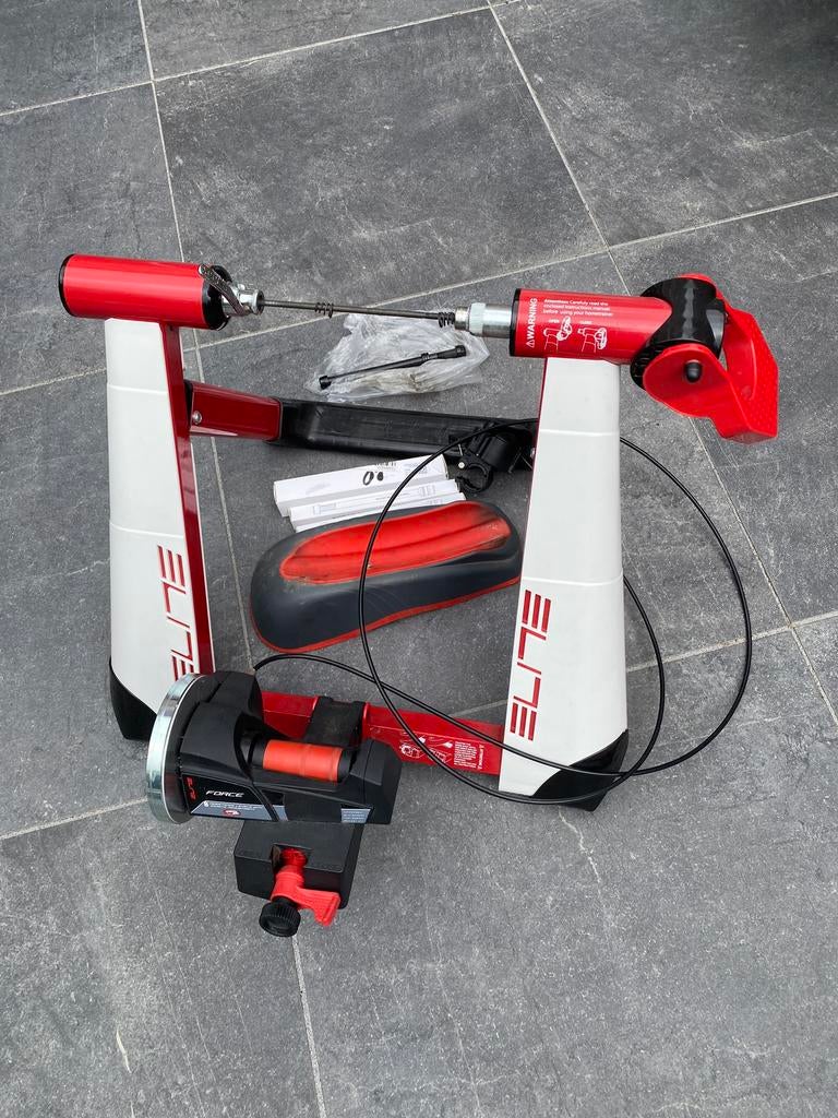 Fietstrainer Elite Novo Force met 4 steekassen € 30, Ophalen of Verzenden