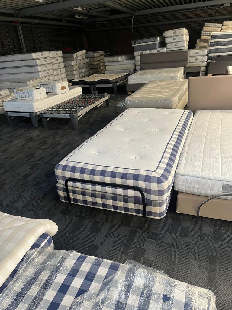 Hastens adjustable 105x210 boxspring elektrisch verstelbaar, Ophalen, Verstelbaar, Tweepersoons, Zo goed als nieuw