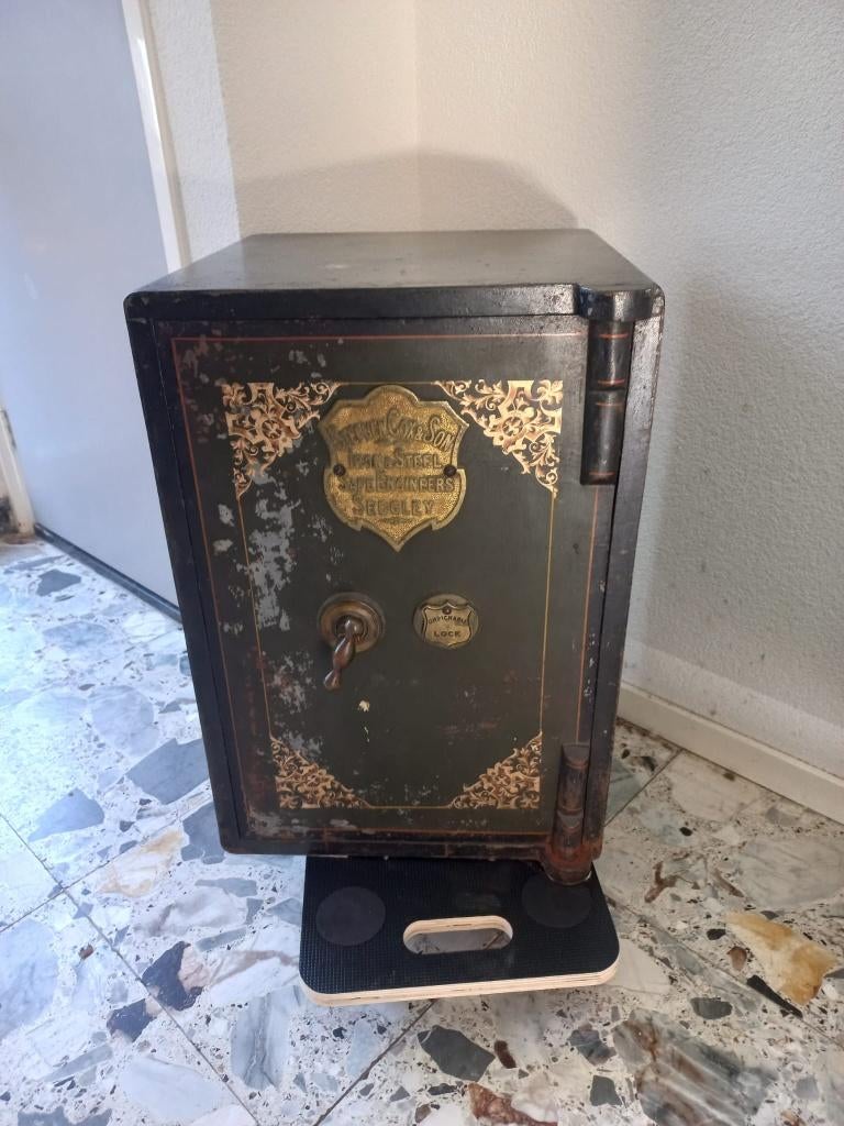 Antieke Stephen Cox & Son kluis, Ophalen