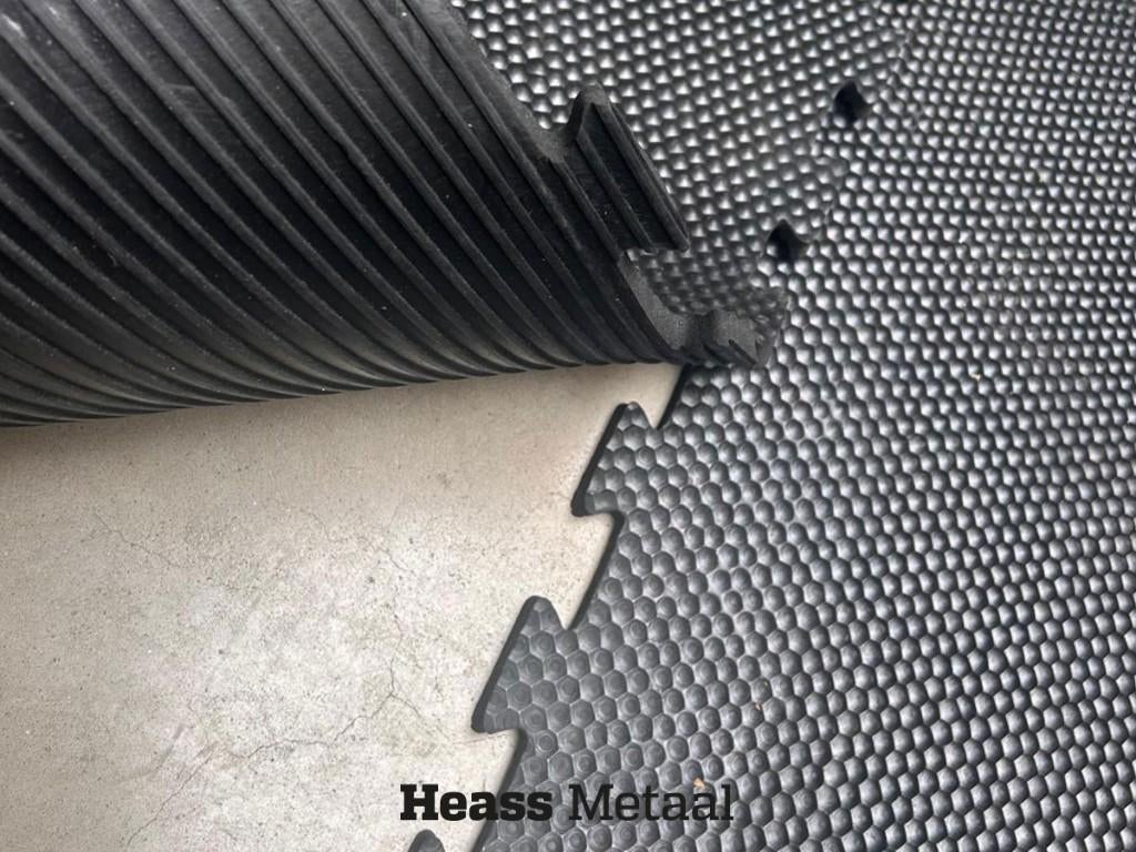 Stalmatten - Vloeistofdichte puzzelmat voor paardenstal, Weidegang, 4 paarden of pony's of meer