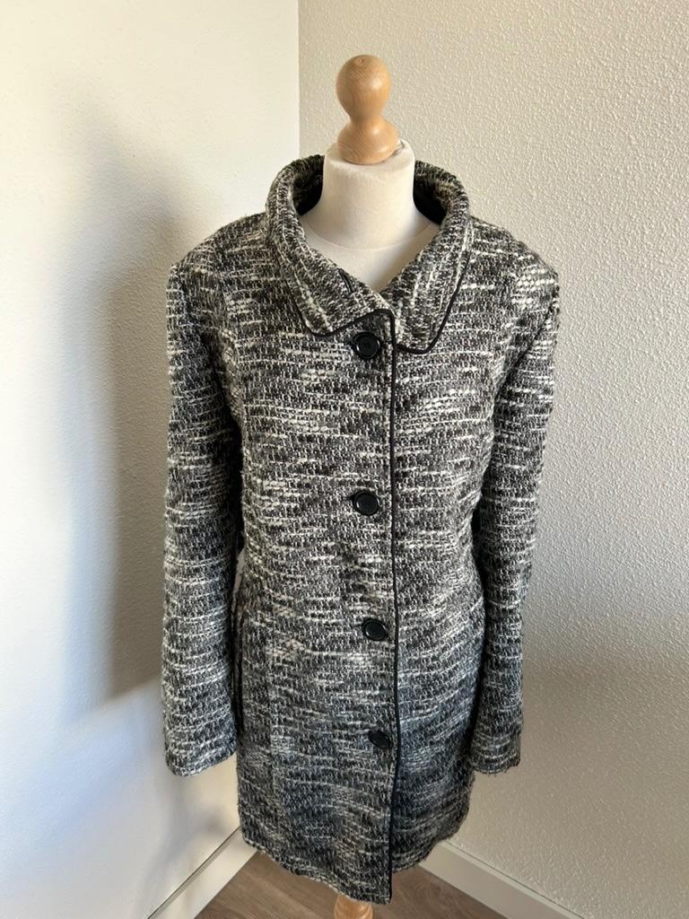 Barbara Lebek maat 48 grijze gehaakte wollen jas 2607, Barbara Lebek, Maat 46/48 (XL) of groter, Ophalen of Verzenden, Zo goed als nieuw