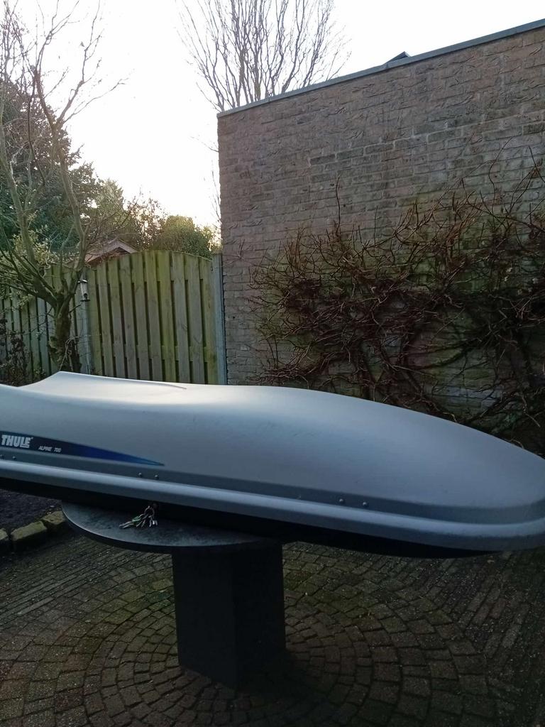 Thule 700 Alpine dakkoffer en Volvo dakdragers, Auto diversen, Dakkoffers, Ophalen