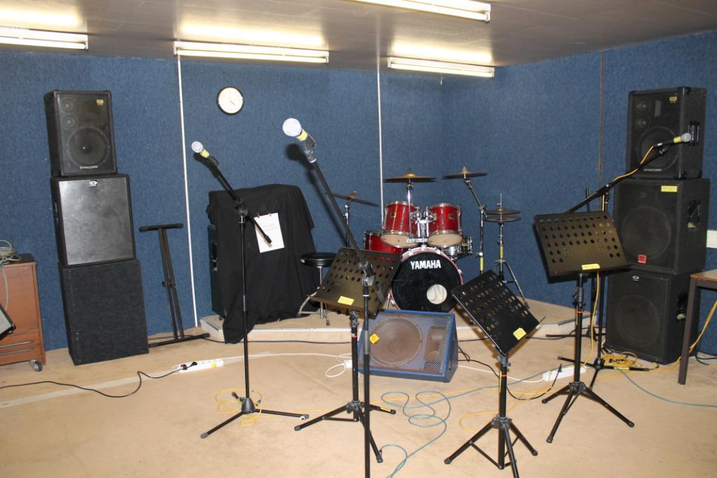 BBsound, Geluidsbedrijf. Oefenruimte in Zevenhuizen (Z-H), Solo-artiest