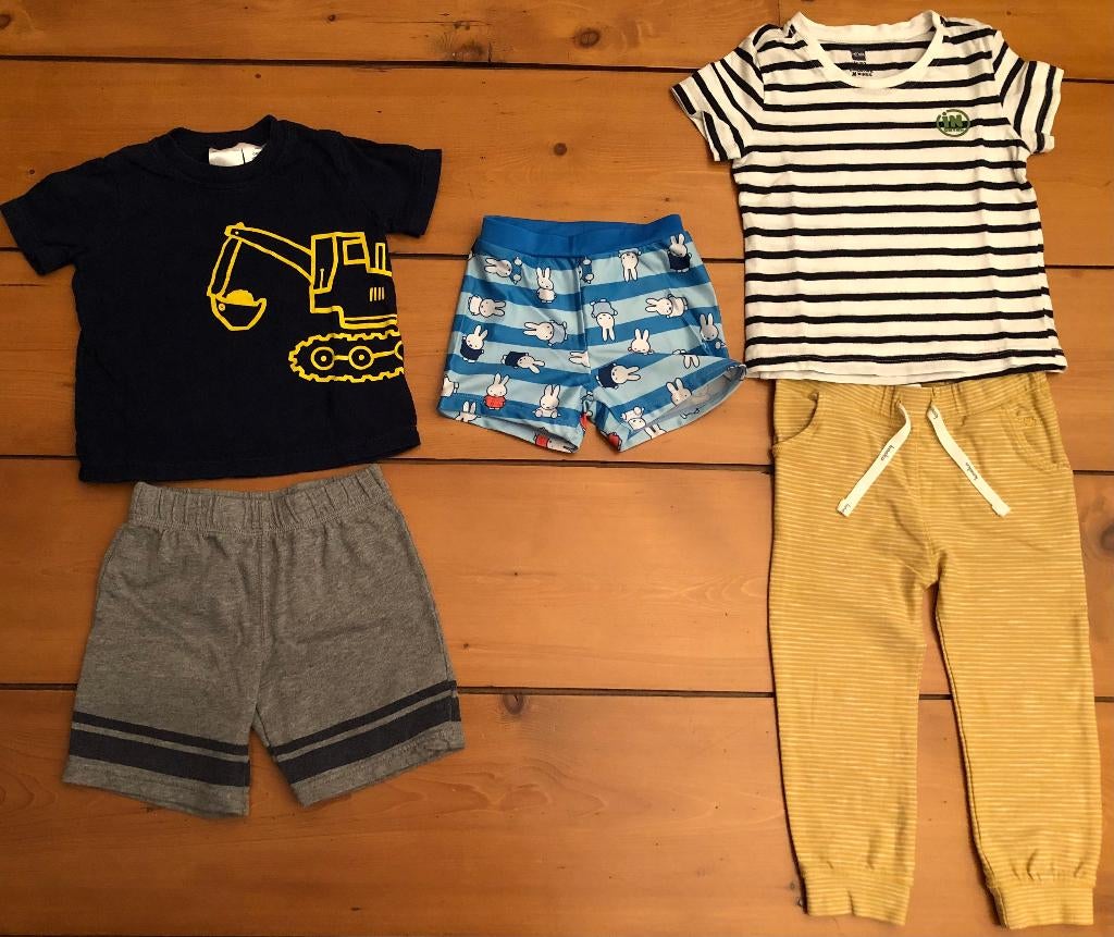 2 Kledingsetjes en zwembroek - maat 86/92, Gebruikt, Ophalen of Verzenden, Setje, Koeka