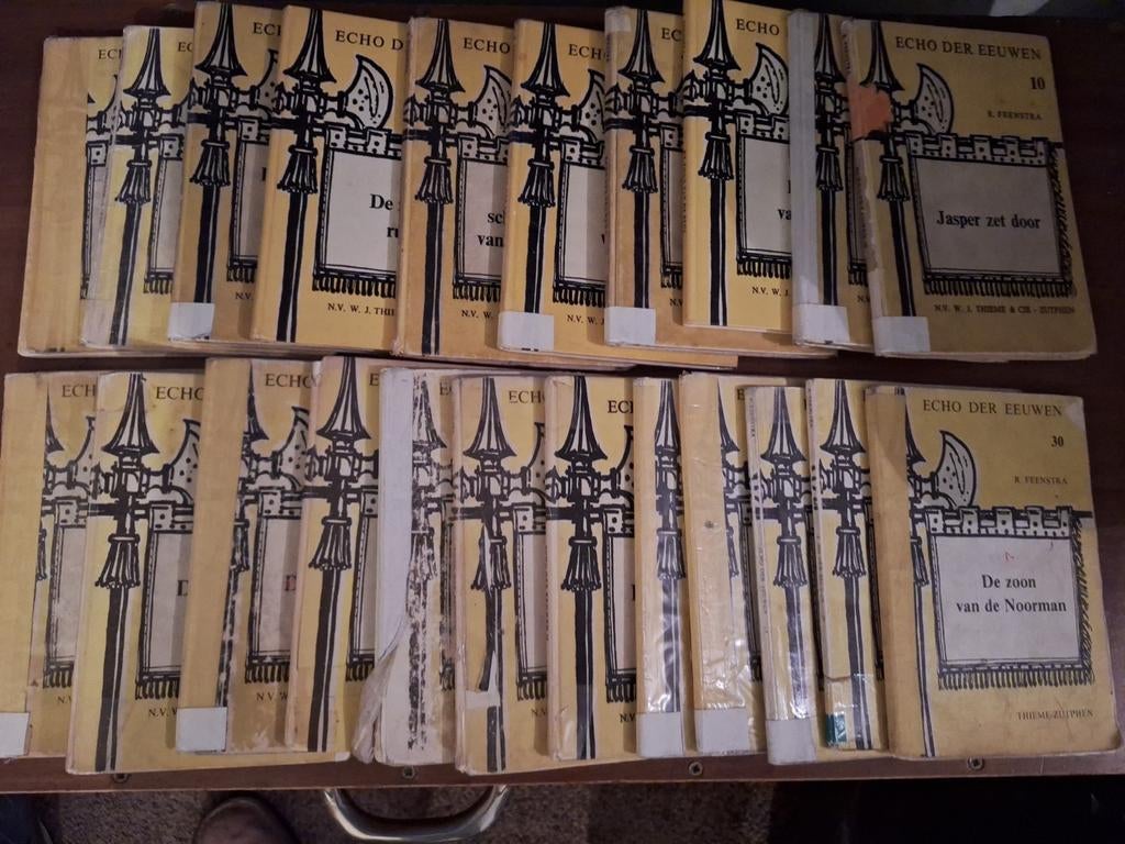 Echo der Eeuwen, delen 1-12, 14-18, 24,25,28-30, Ophalen of Verzenden, Gelezen, Kind en Jeugd