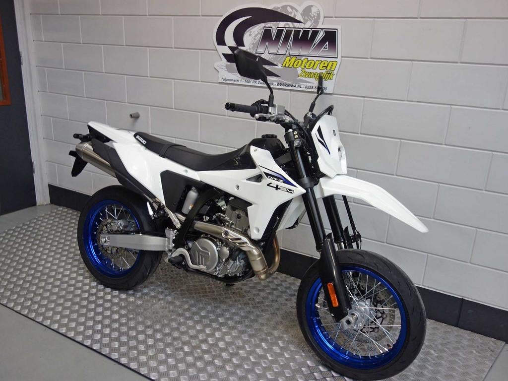 SUZUKI DR-Z 4 SM (bj 2026) - foto 3