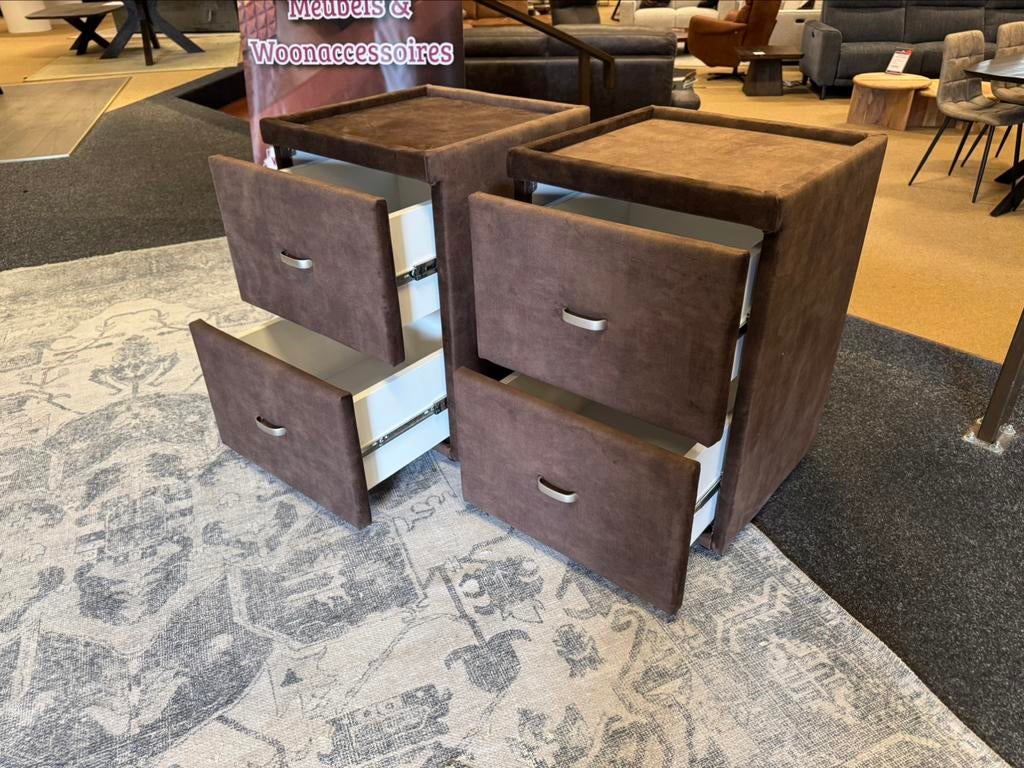 Nachtkastjes Bruin Velvet 2x €169,- Direct/leverbaar E-7124, Ophalen, Minder dan 45 cm, Nieuw, 55 tot 70 cm