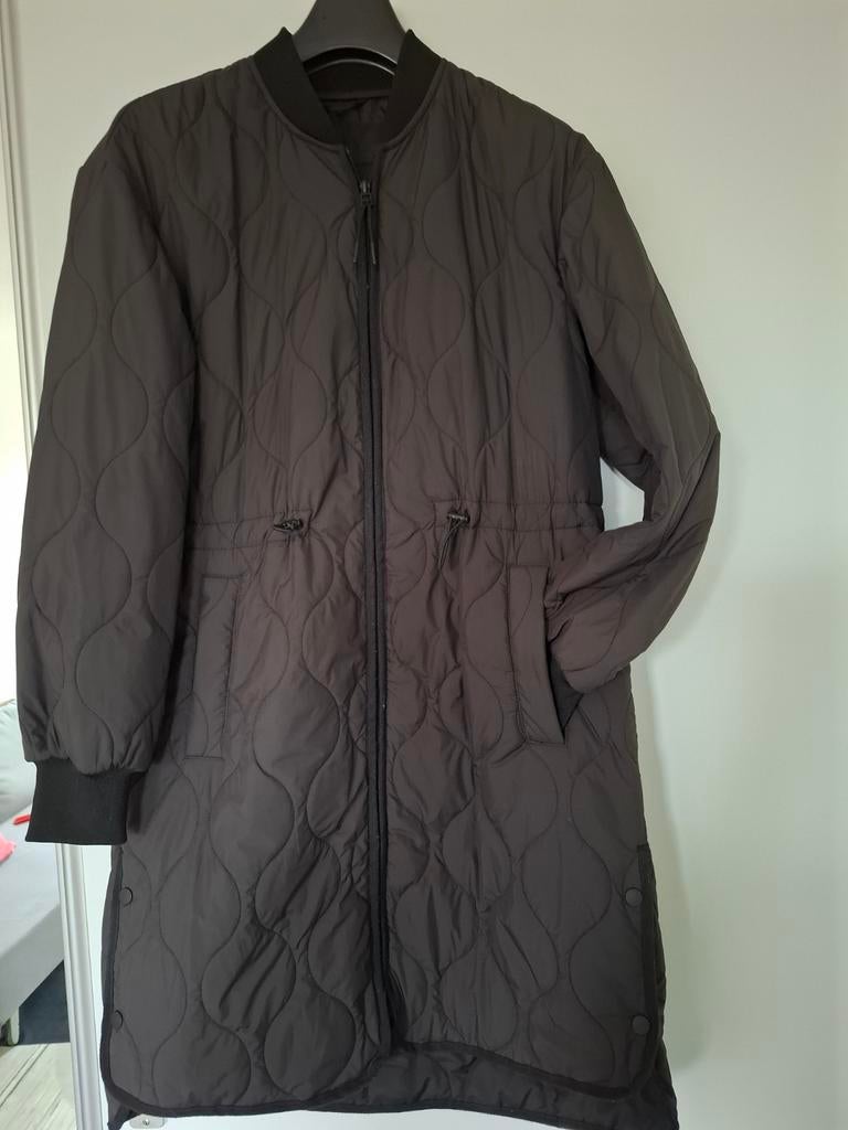 Zwarte dunne doorgestikte jas M, Verzenden, Zo goed als nieuw, Maat 38/40 (M), Zwart