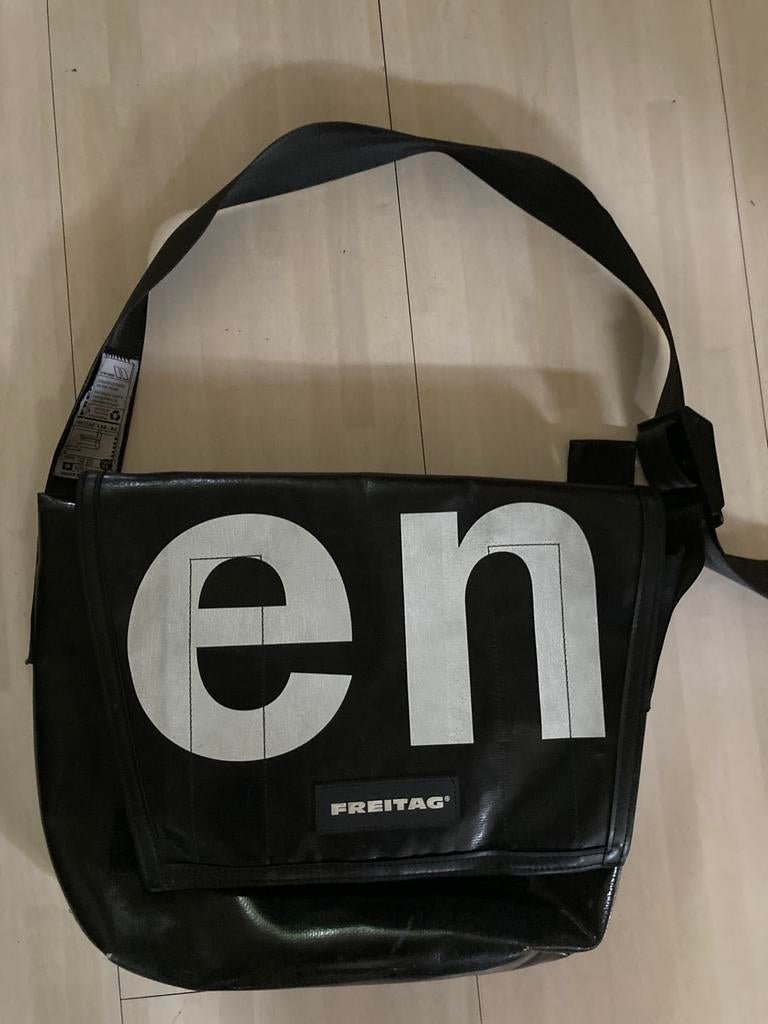 Freitag schoudertas, Ophalen of Verzenden, Zo goed als nieuw, Zwart