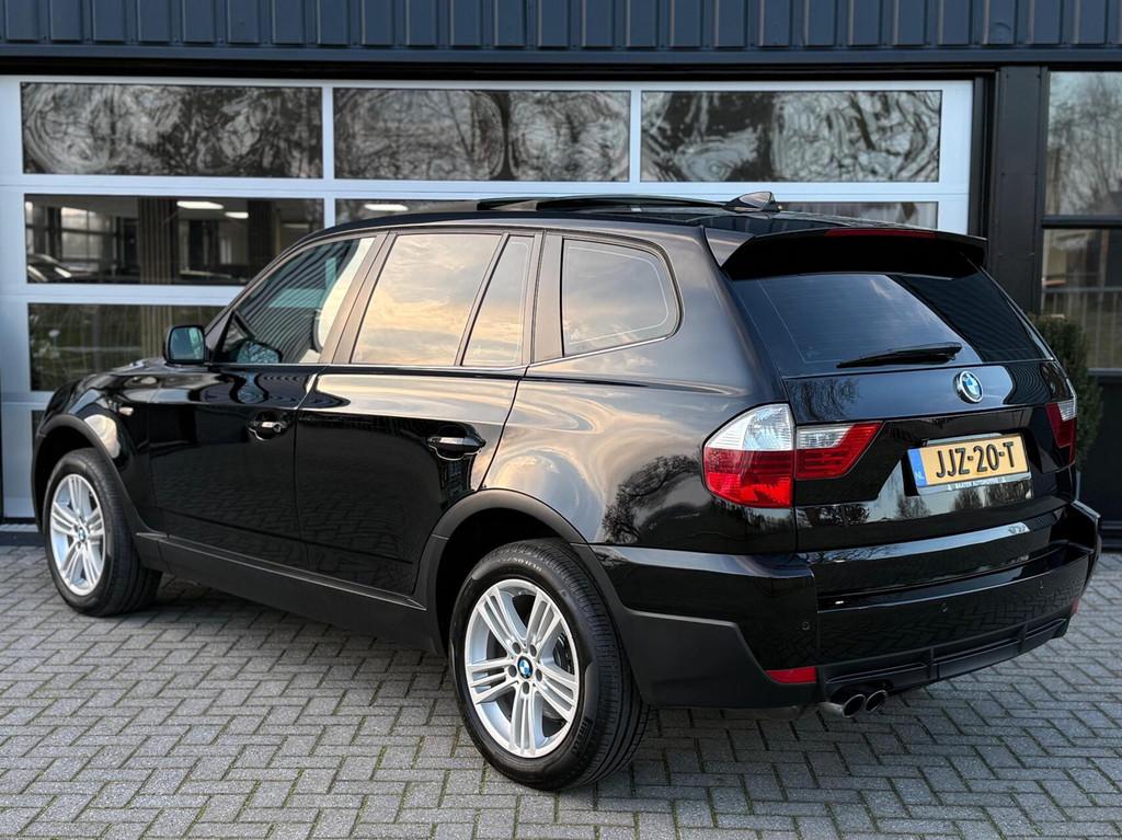 BMW X3 3.0si 272 PK |Pano|Leder|Trekhaak|Memory|Navi|Xenon, Automaat, Traction-control, Zwart, 2000 kg