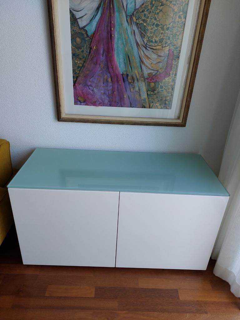 Wit dressoir met glazen blad en schappen, Ophalen