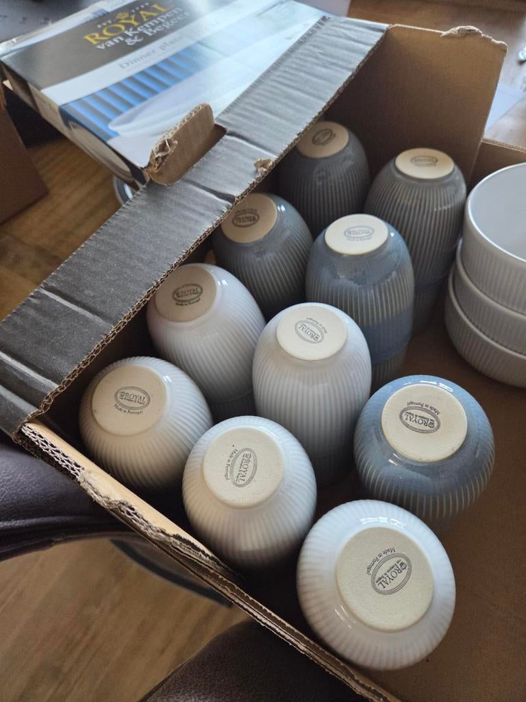 royal kempen begeer 8 kopjes mokken wit, Overige materialen, Nieuw, Ophalen of Verzenden, Bord(en)