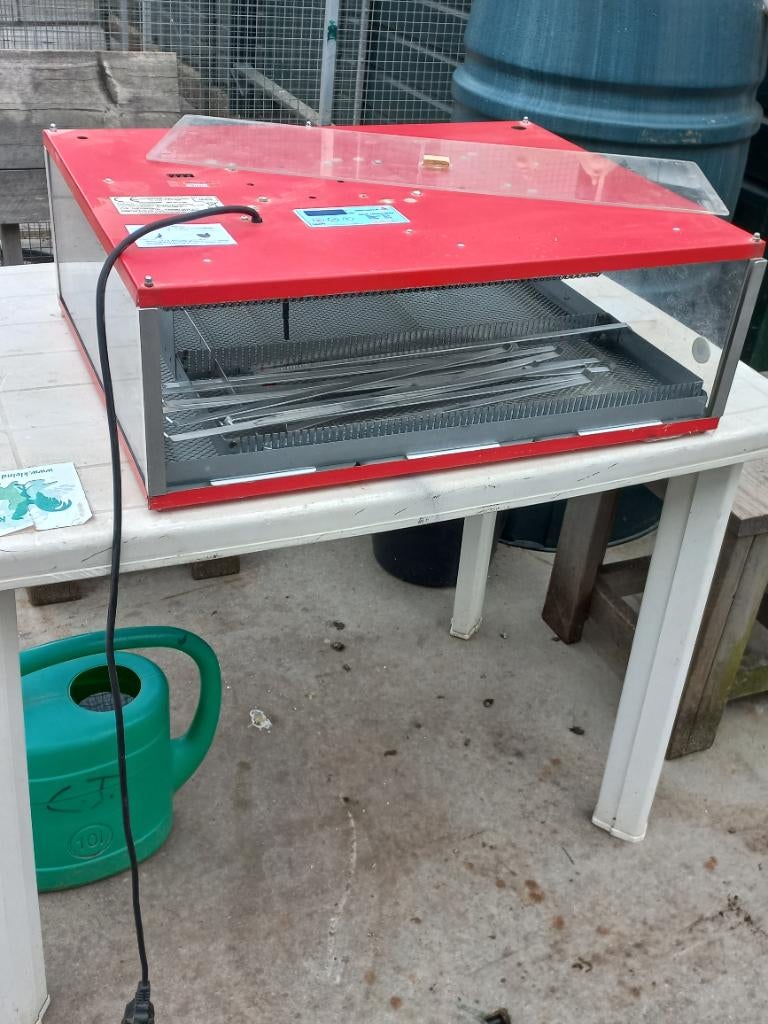Broedmachine  50 eieren  werkt  goed, Dieren en Toebehoren, Ophalen, Gebruikt, Broedmachine