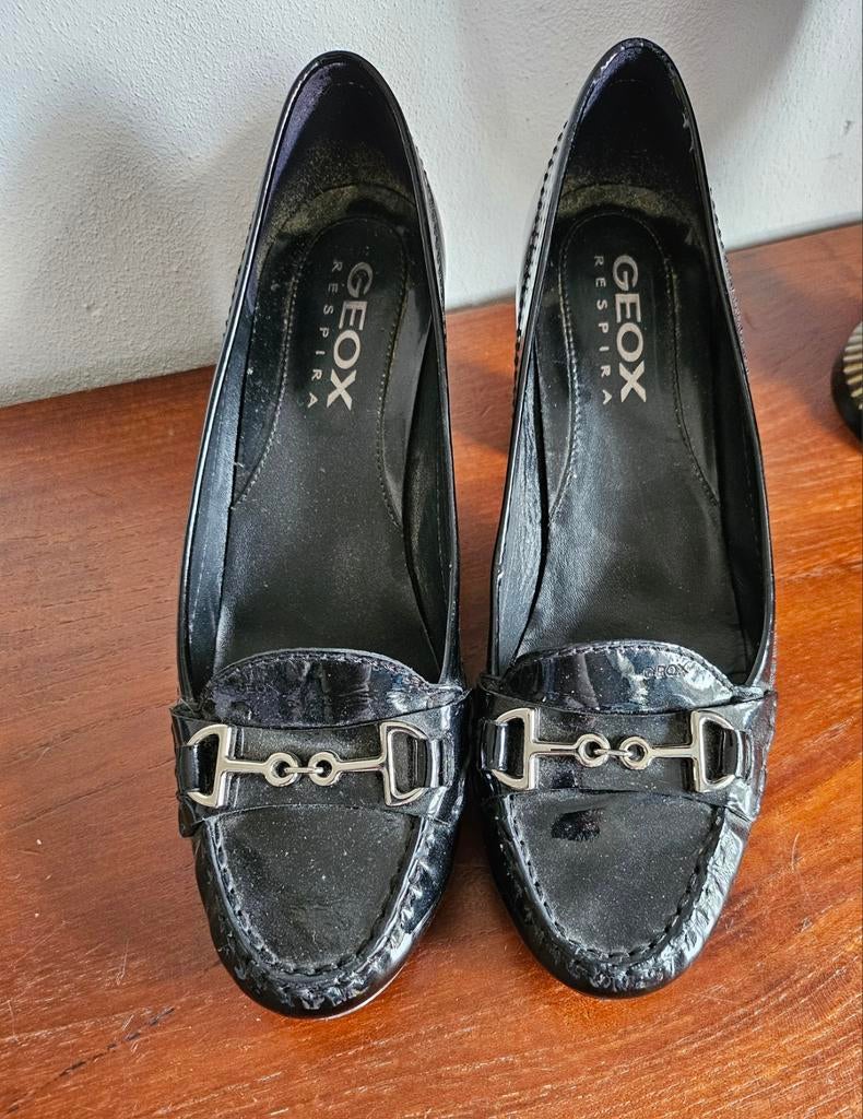 Geox zwarte lakleren pumps met gesp, maat 38, hak 7 cm, Geox, Pumps, Zwart, Ophalen of Verzenden