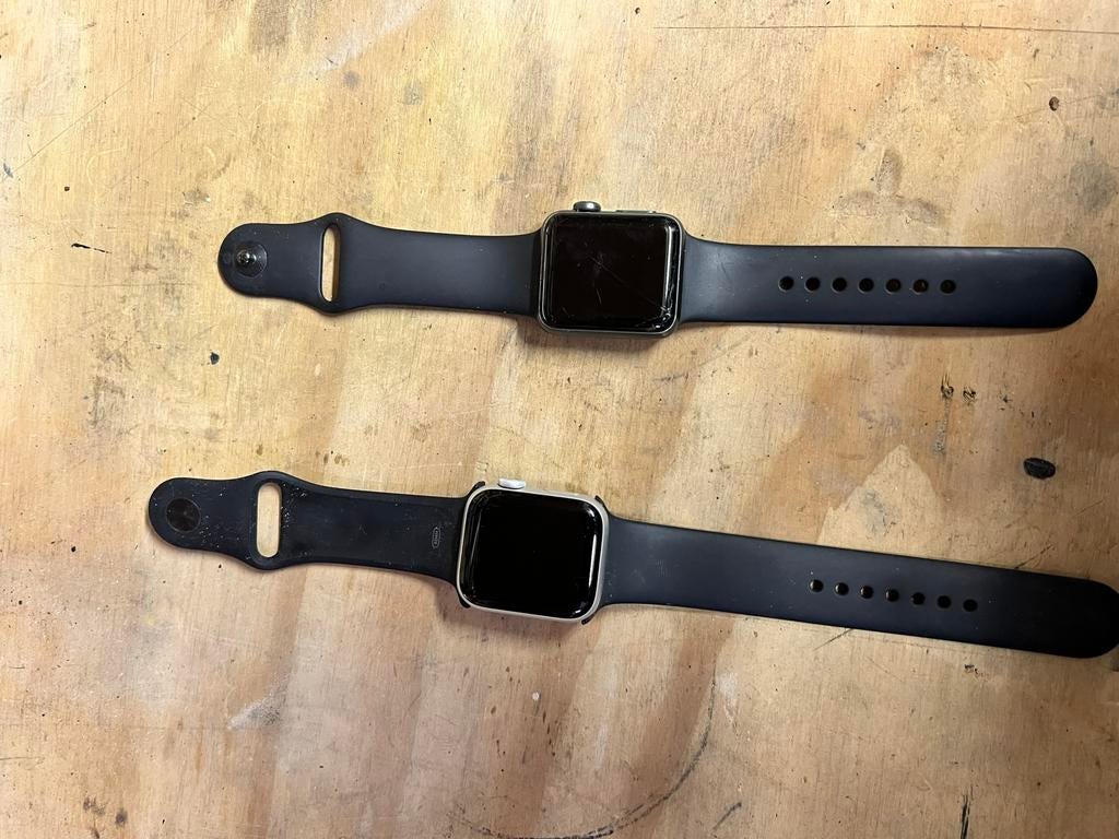 Apple Watch Series 2 en Series 5 - Gebruikt, Sieraden, Tassen en Uiterlijk, Smartwatches, Ophalen, Gebruikt, Hartslag, Zwart