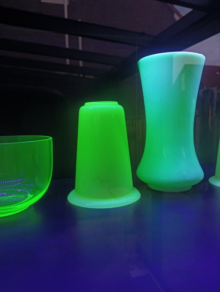 Vintage Uranium Glas Lampen kapjes uv 395., Huis en Inrichting, Lampen | Lampenkappen, Gebruikt, Groen, Ophalen of Verzenden, Overige vormen