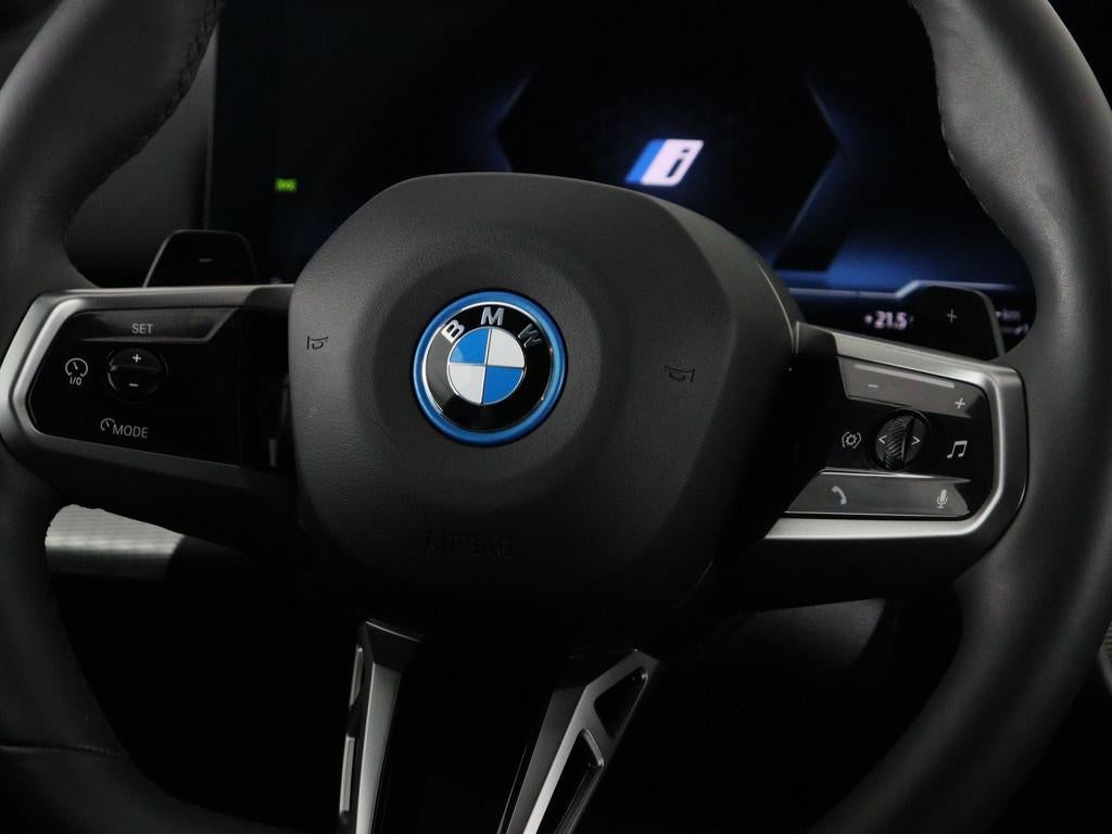 BMW 5 Serie Touring 550e xDrive (bj 2025, automaat), Auto's, BMW, Automaat, Gebruikt, Blauw, Overige brandstoffen