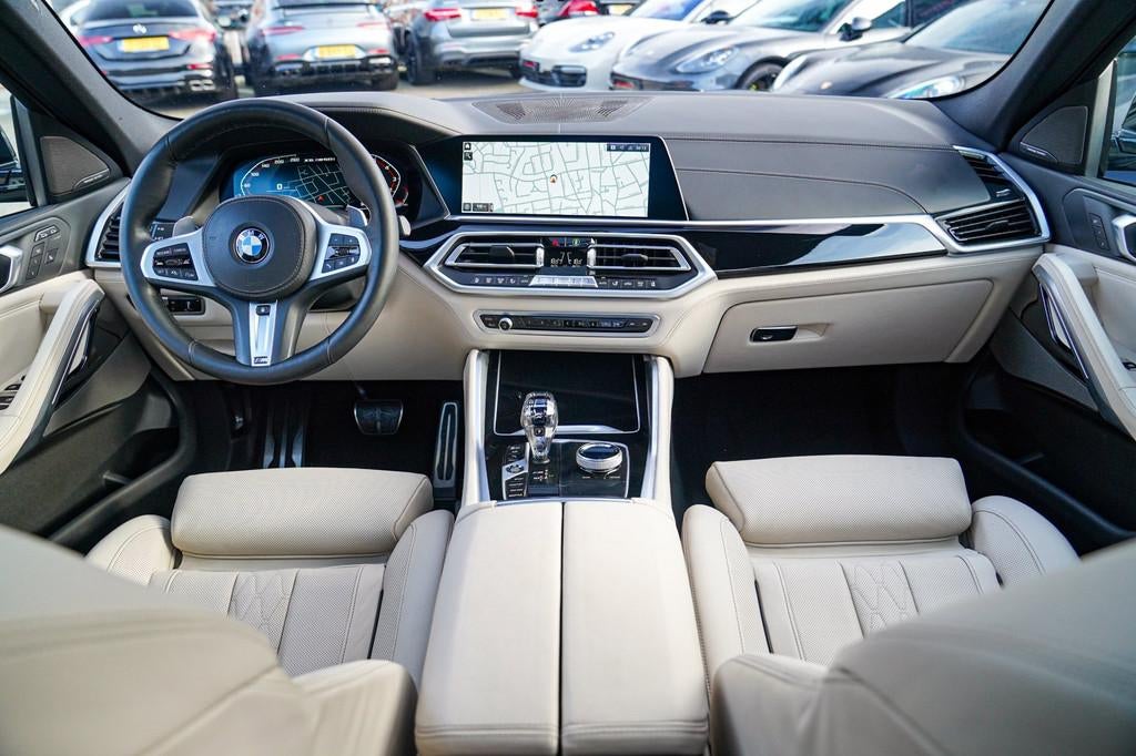 BMW X6 M50i High Executive | Harman/Kardon | Head Up Display, Gebruikt, 2210 kg, 4395 cc, Zwart