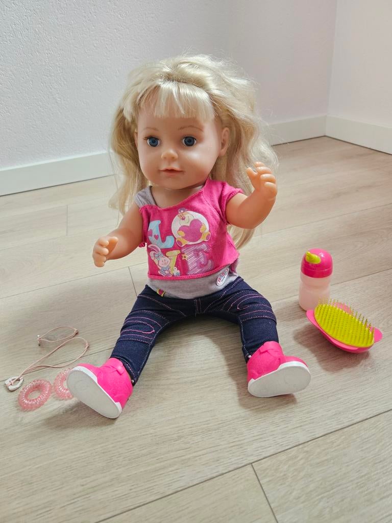 Baby Born zus pop met accessoires, Kinderen en Baby's, Speelgoed | Poppen, Ophalen of Verzenden, Zo goed als nieuw, Babypop