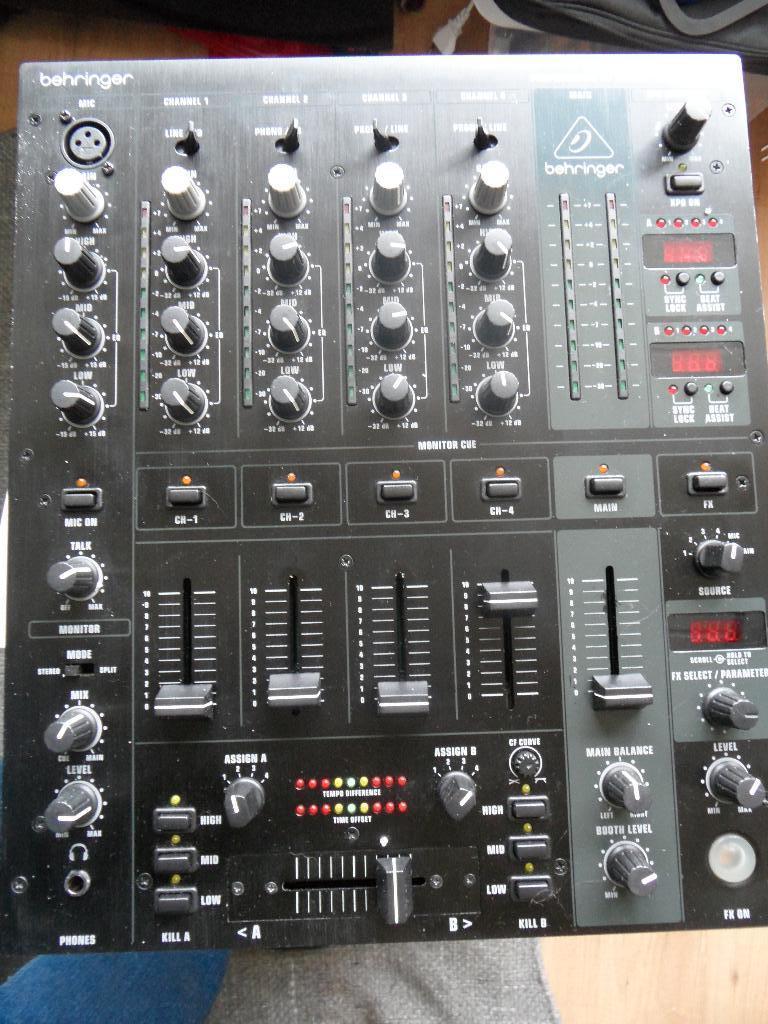 mengpaneel  behringer, Ophalen of Verzenden, Gebruikt, 5 tot 10 kanalen, Microfooningang