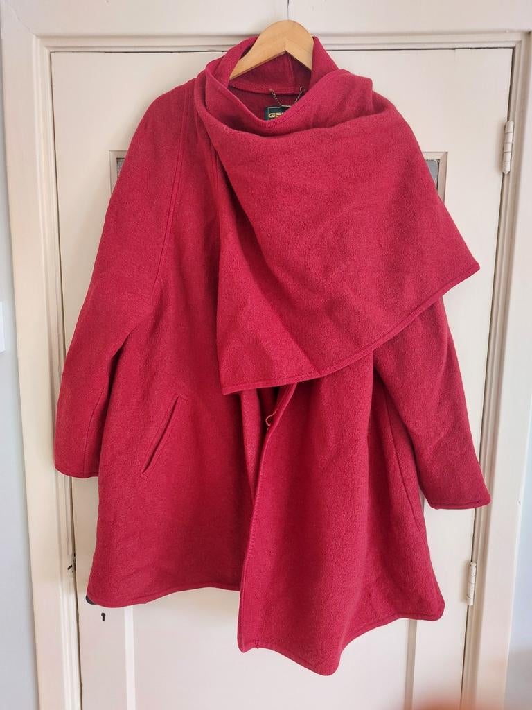 Rode wollen/mohair jas van Geiger maat 42, Kleding | Dames, Jassen | Zomer, Gedragen, Maat 42/44 (L), Rood, Ophalen of Verzenden