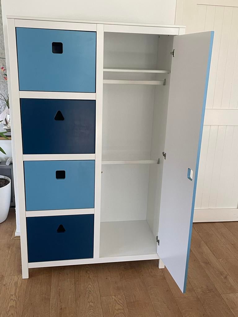 Stevige Linnenkast kinderkamer wit grenen/MDF met blauw, Ophalen, Gebruikt, Kast, 50 tot 70 cm