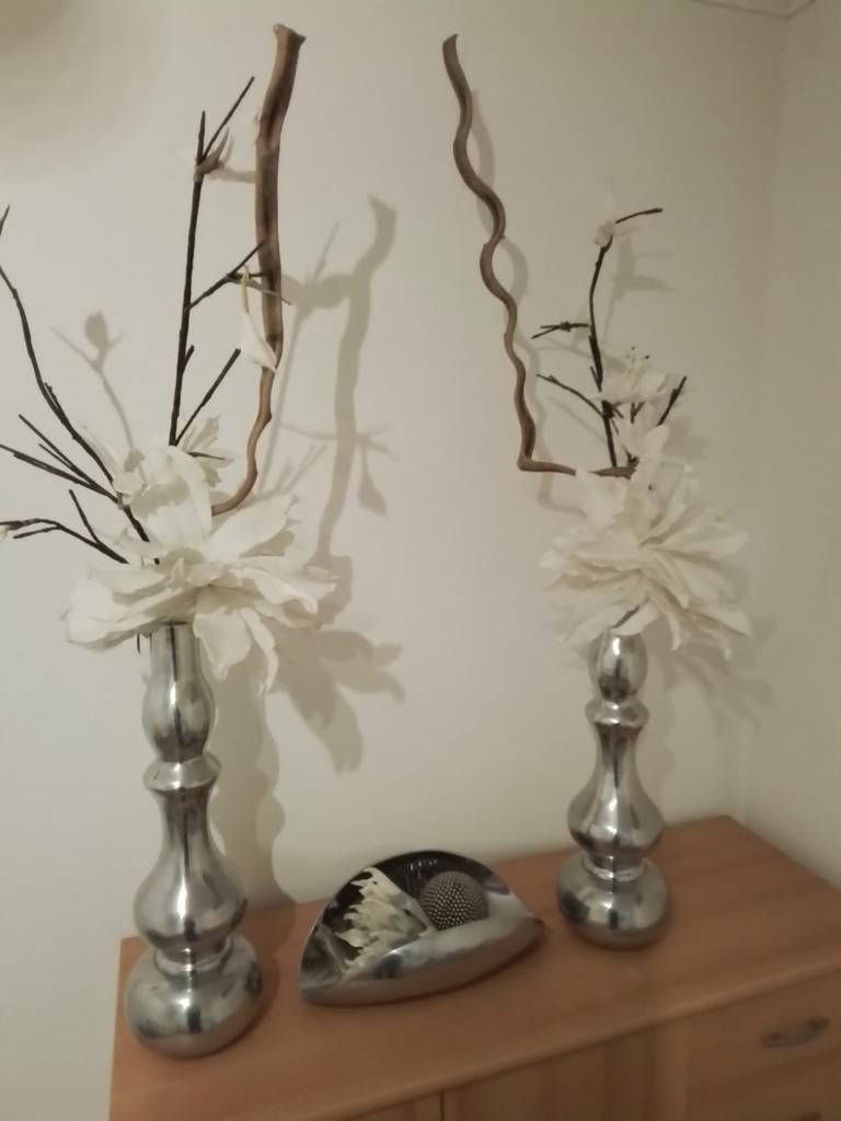 2 vazen met inhoud en schaal., Huis en Inrichting, Woonaccessoires | Kandelaars en Kaarsen, Ophalen, Zo goed als nieuw, Overige materialen