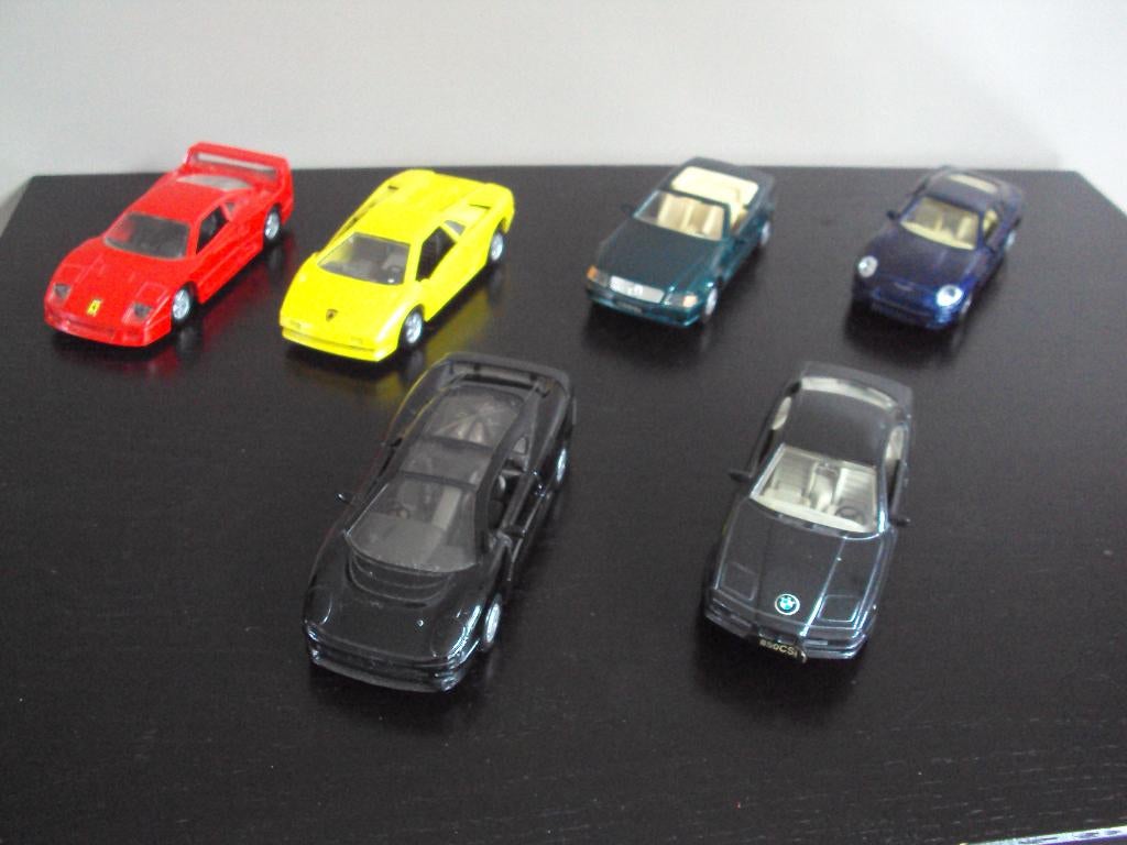 5 x modelauto Maisto Shell  1/40 + 1/42 - z.g.a.n., Ophalen of Verzenden, Zo goed als nieuw, Auto