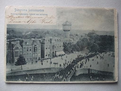P178 Panorama Leeuwarden met watertoren - 1904, Verzenden, Voor 1920, Gelopen, Friesland