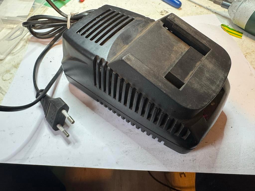 Powerplus Acculader HLCD-18-Li-B voor POWX0172LI, Ophalen of Verzenden, Gebruikt, Overige typen