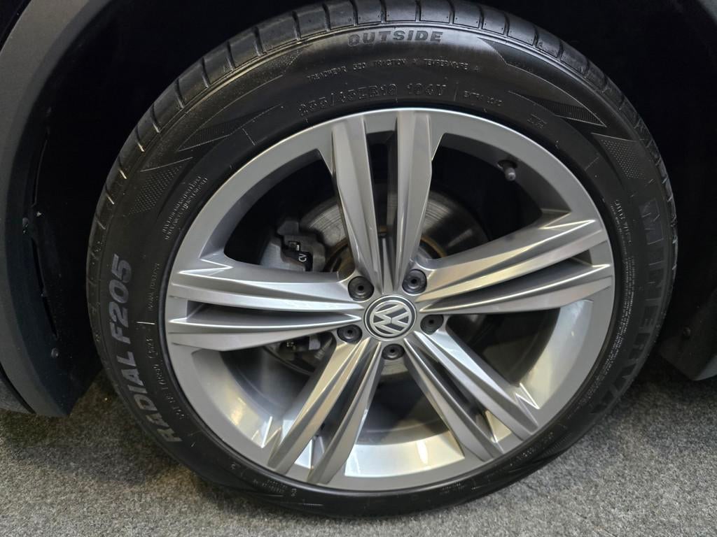 Volkswagen TIGUAN 1.5 TSI ACT Highline Business R Leder Pano, 150 pk, Zwart, Leder, Bedrijf
