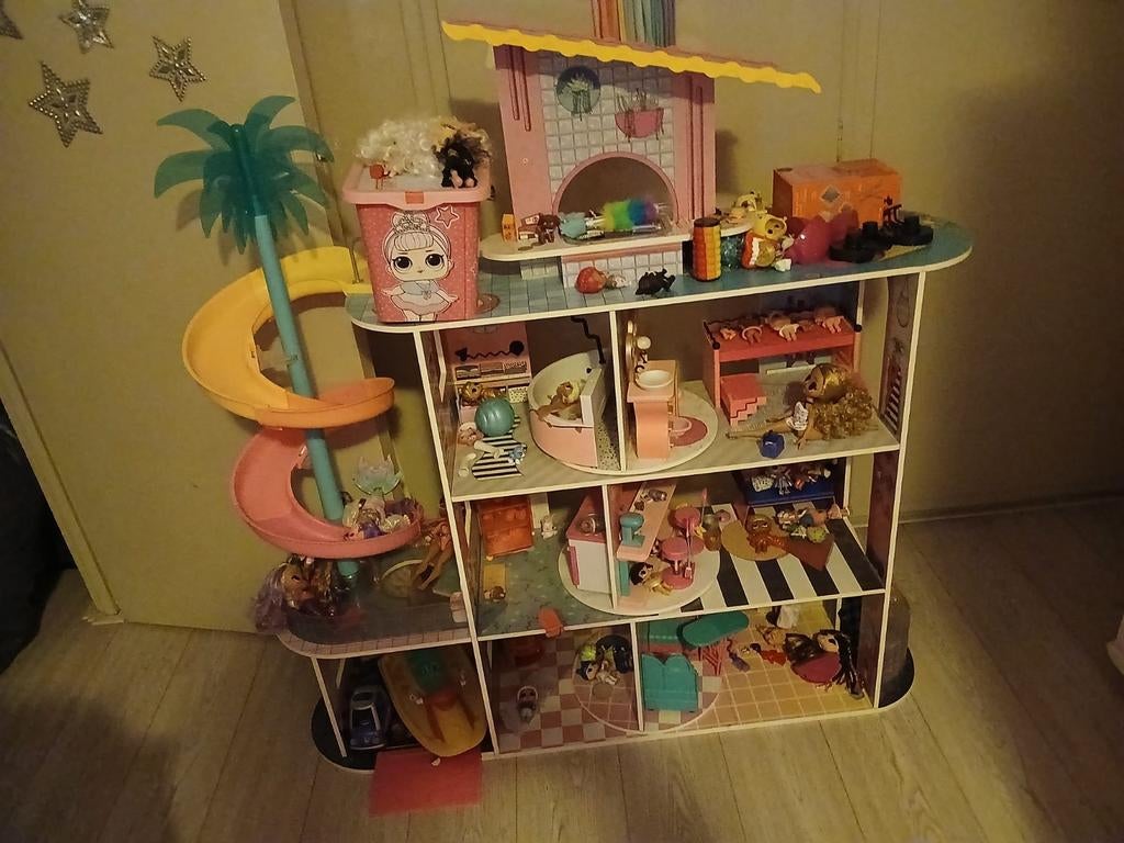 Groot LOL Surprise Poppenhuis met Camper en Accessoires, Kinderen en Baby's, Speelgoed | Poppenhuizen, Ophalen, Poppenhuis