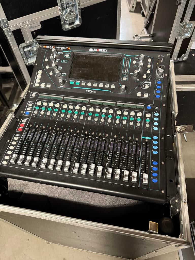 Allen & Heath SQ-5 Digitale Mixer (zonder flightcase), Muziek en Instrumenten, Mengpanelen, Ophalen, Gebruikt, 20 kanalen of meer