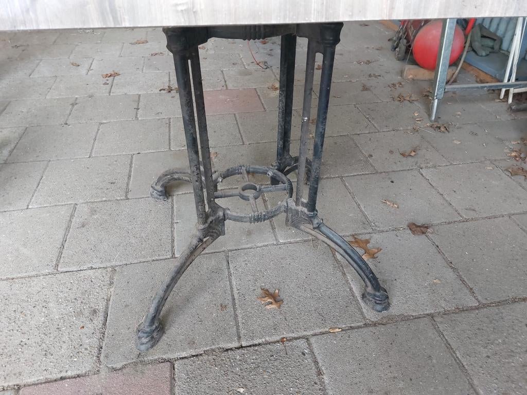 tafel met gietijzeren onderstel, Gebruikt, 50 tot 100 cm, Tot twee personen, Vintage, Industrieel