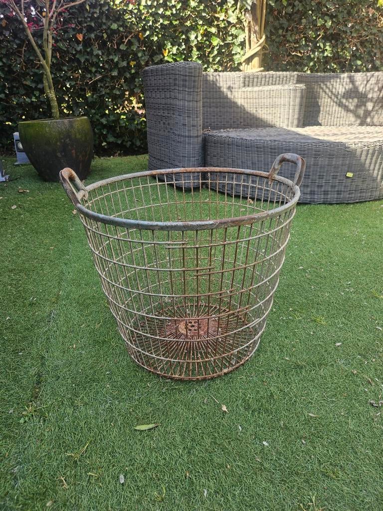 Oude aardappelmand, Ophalen, Gebruikt, Minder dan 10 meter, Raster