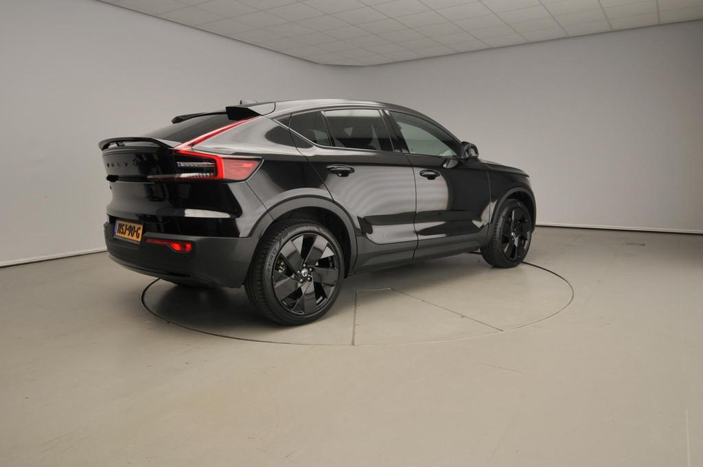 Volvo EC40 Single Motor Plus Black Edition 70 kWh | Pano | C, Auto's, Volvo, Gebruikt, Zwart, Origineel Nederlands, 487 km