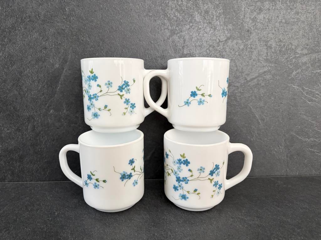 Arcopal France mokken Veronica/Myosotis - blauwe bloemetjes, Huis en Inrichting, Ophalen of Verzenden, Overige stijlen, Kop(pen) en/of Schotel(s)