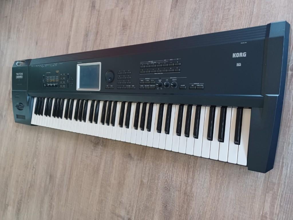 Korg Triton Extreme, Ophalen, Met midi-aansluiting, Korg, Zo goed als nieuw
