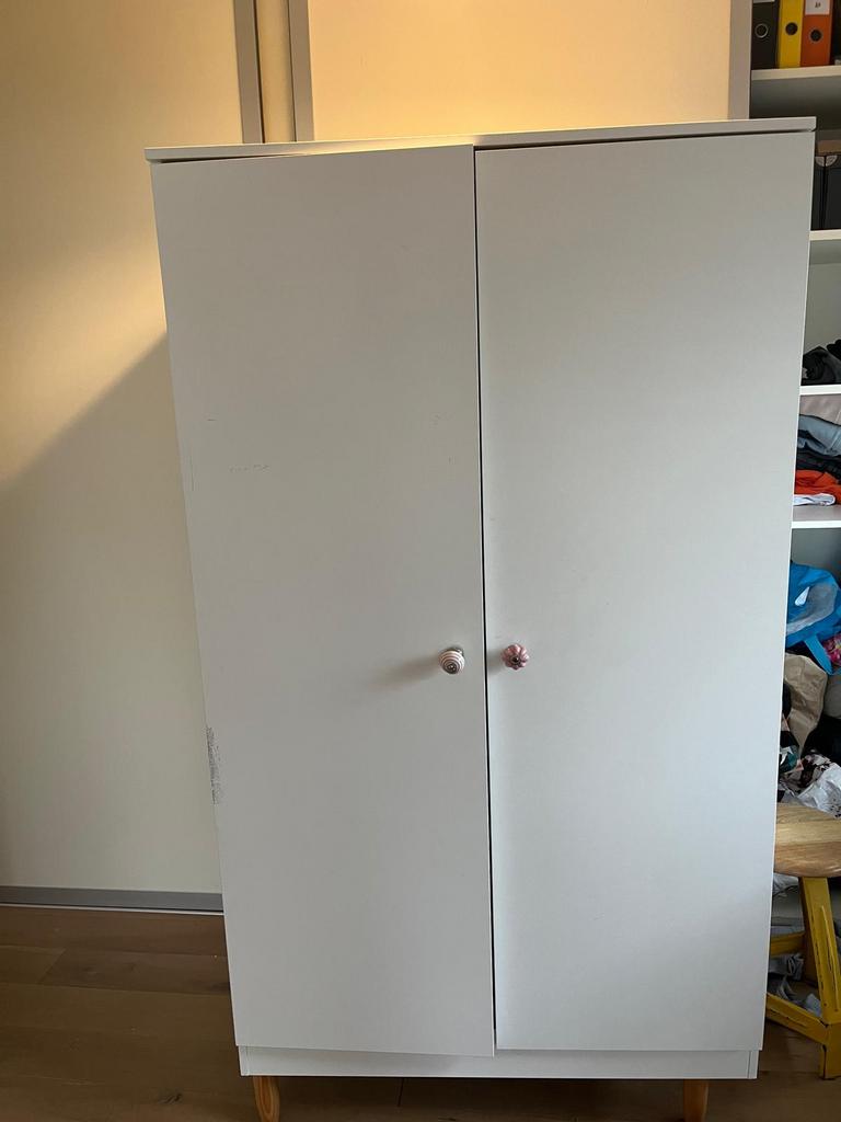 Gratis kinder kledingkast, Gebruikt, 150 tot 200 cm, 50 tot 75 cm, 50 tot 100 cm