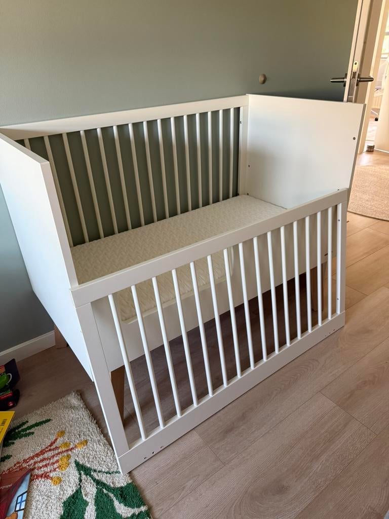 Kidsmill 60s| Ledikant + Commode + Bladvergroter + Extras, Ophalen, Zo goed als nieuw, Ledikant