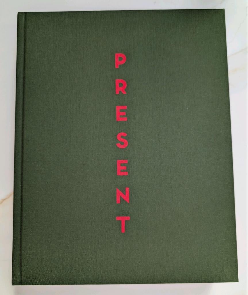 Stephan vanFleteren - Present - gesigneerd, Ophalen of Verzenden, Nieuw, Fotografen