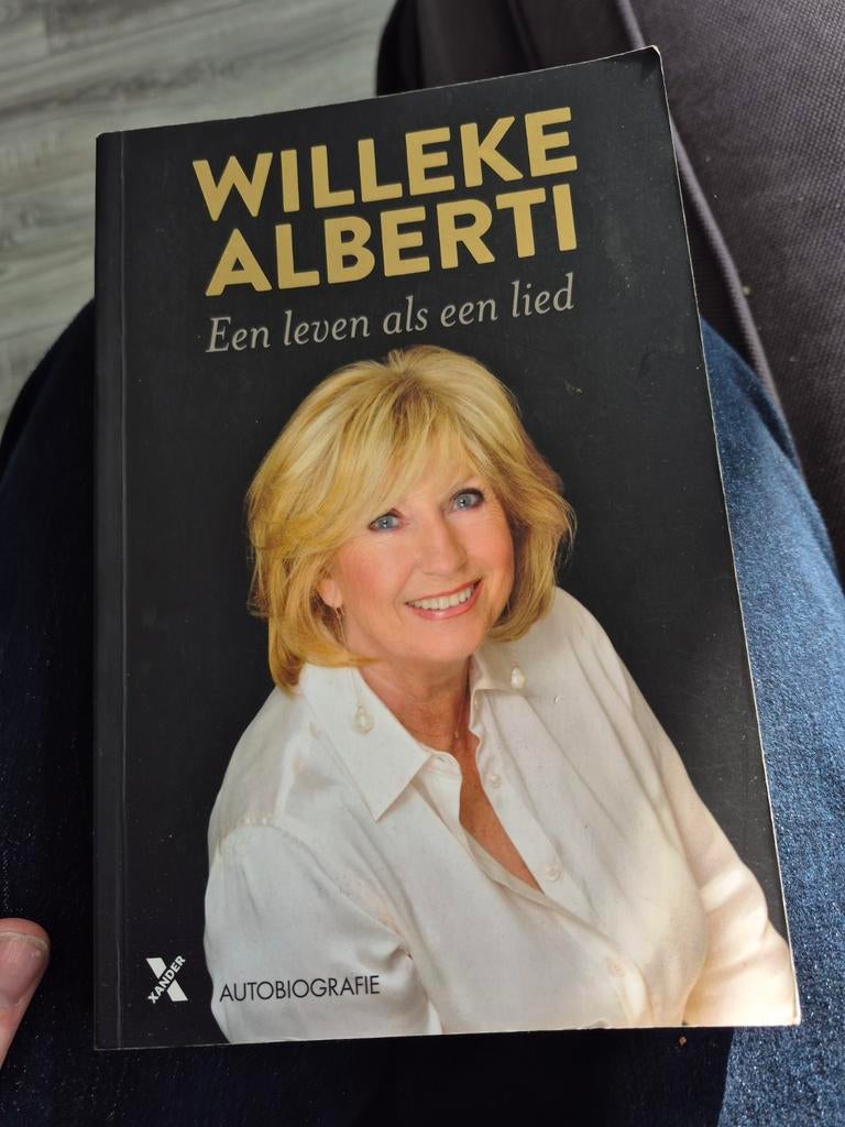 Willeke Alberti - Een leven als een lied (Autobiografie), Boeken, Ophalen of Verzenden, Zo goed als nieuw, Willeke Alberti, Film, Tv en Media