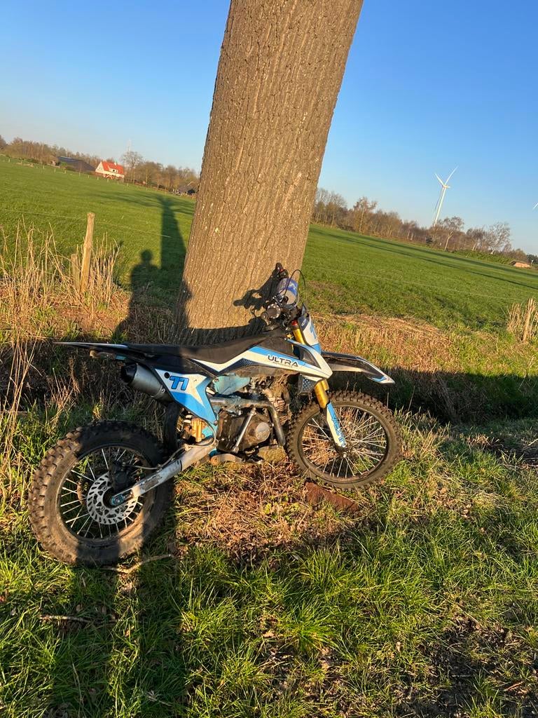 Twee crossmotoren met onderdelen - Ultra & Nitro, Fietsen en Brommers, Brommers | Crossbrommers, Gebruikt, Overige merken, Ophalen of Verzenden
