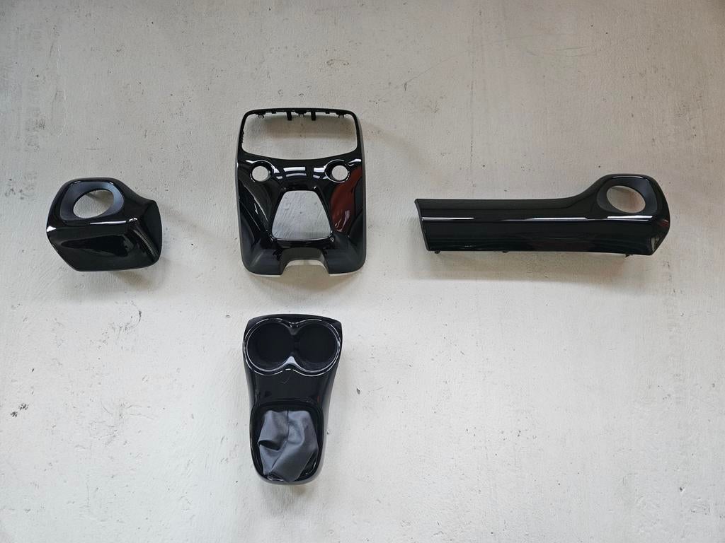 Hoogglans zwarte interieur dashboard lijsten set Peugeot108, Ophalen, Gebruikt, Peugeot
