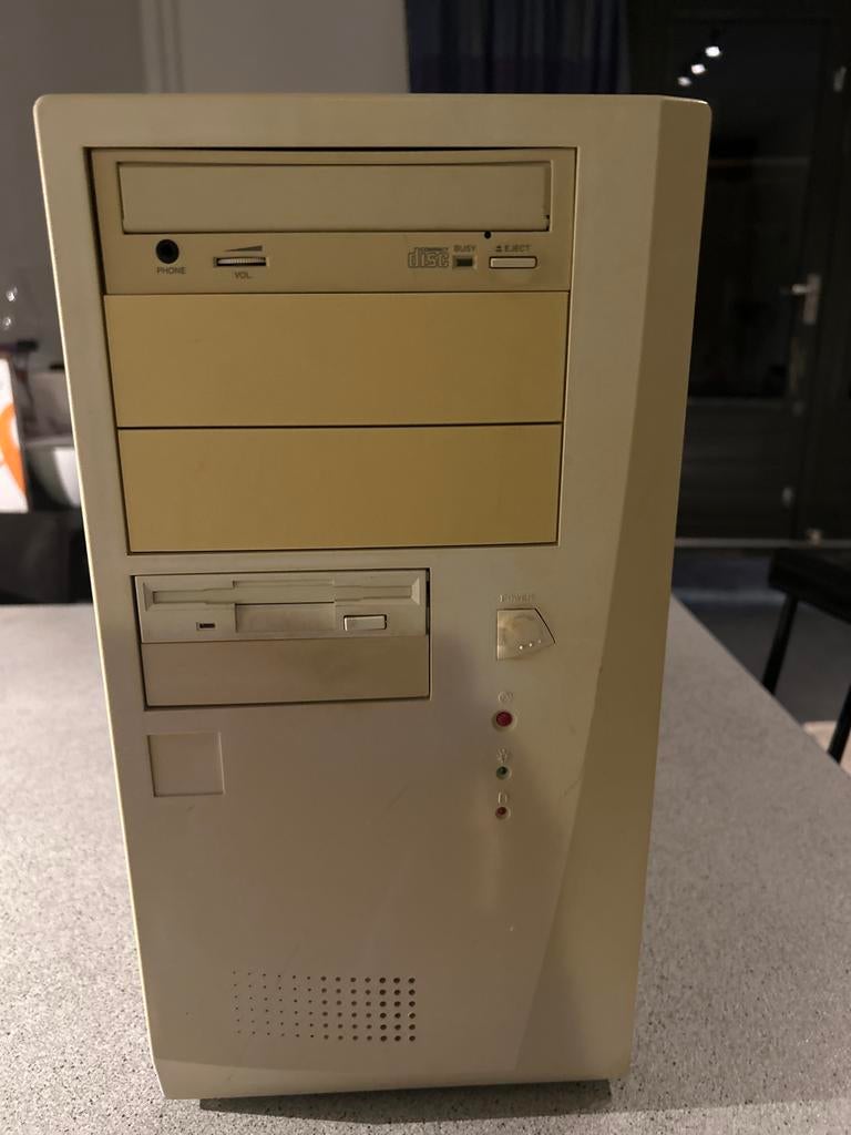 Vintage Compleet Desktop PC - Retro Computer, Computers en Software, Desktop Pc's, HDD, Minder dan 4 GB, Ophalen of Verzenden