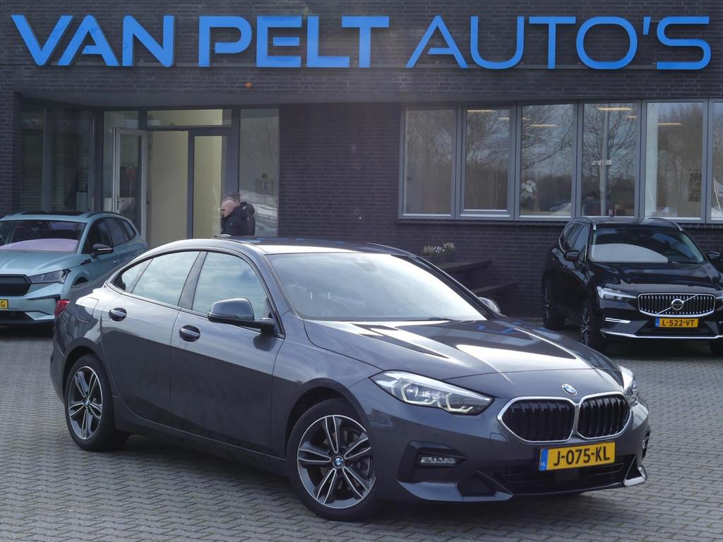 BMW 2-serie Gran Coupé 218iA 140PK High Executive Edition /, Metallic lak, Gebruikt, 1350 kg, Leder en Stof