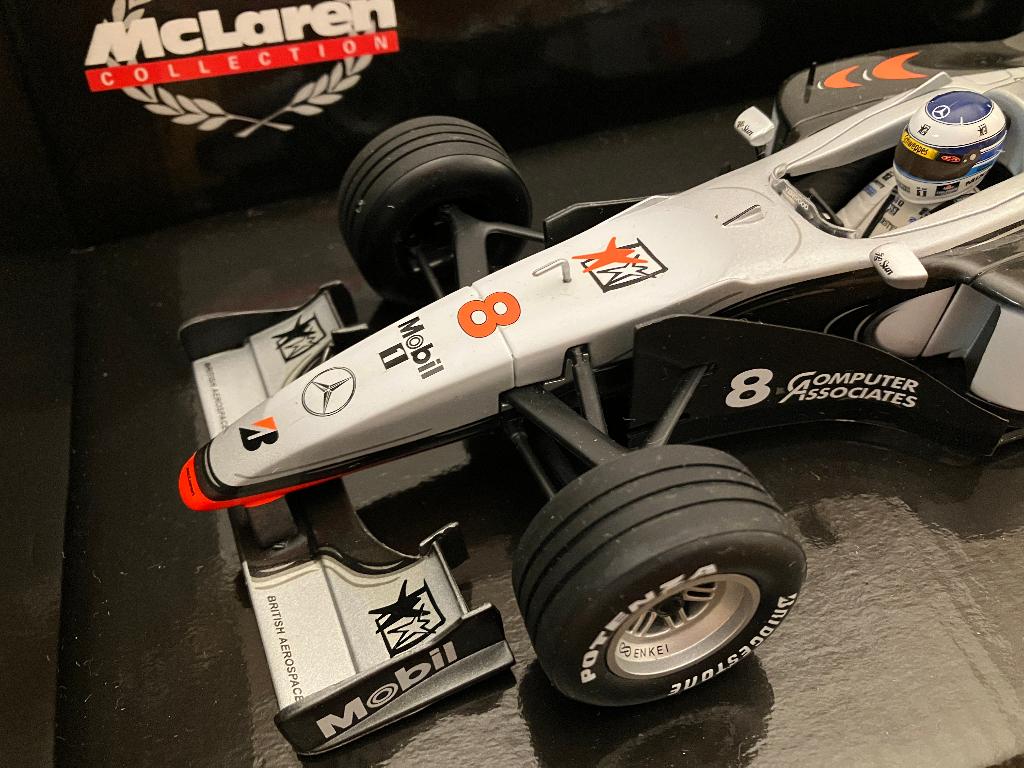 ✅ Mika Häkkinen 1:18 McLaren Mercedes MP4/13 World Champion, Ophalen of Verzenden, Zo goed als nieuw, Formule 1