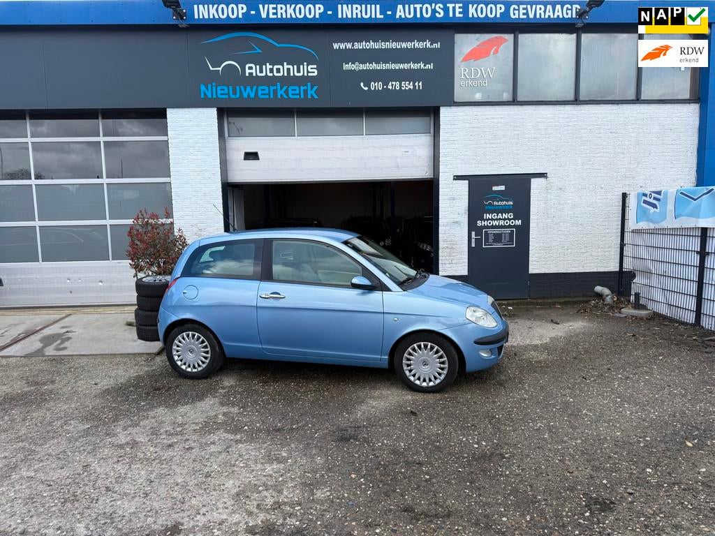 Lancia Ypsilon 1.2-16V Argento/ met lederen interieur, Airco, Auto's, Lancia, Voorwielaandrijving, 1242 cc, 4 cilinders, Bedrijf