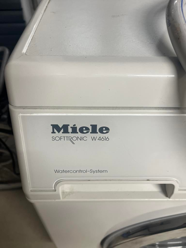 Miele wasmachine voor onderdelen of hobbyist, Ophalen, 1200 tot 1600 toeren, Voorlader, Niet werkend